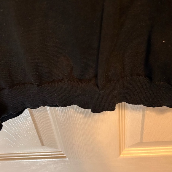 Tommy Bahama 🎉host pick 🎉Black Vneck Sweater size XXL - Picture 4 of 5
